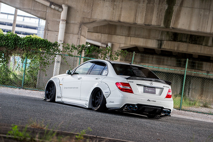 LB-WORKS Mercedes-Benz C63 coupe & sedan W204